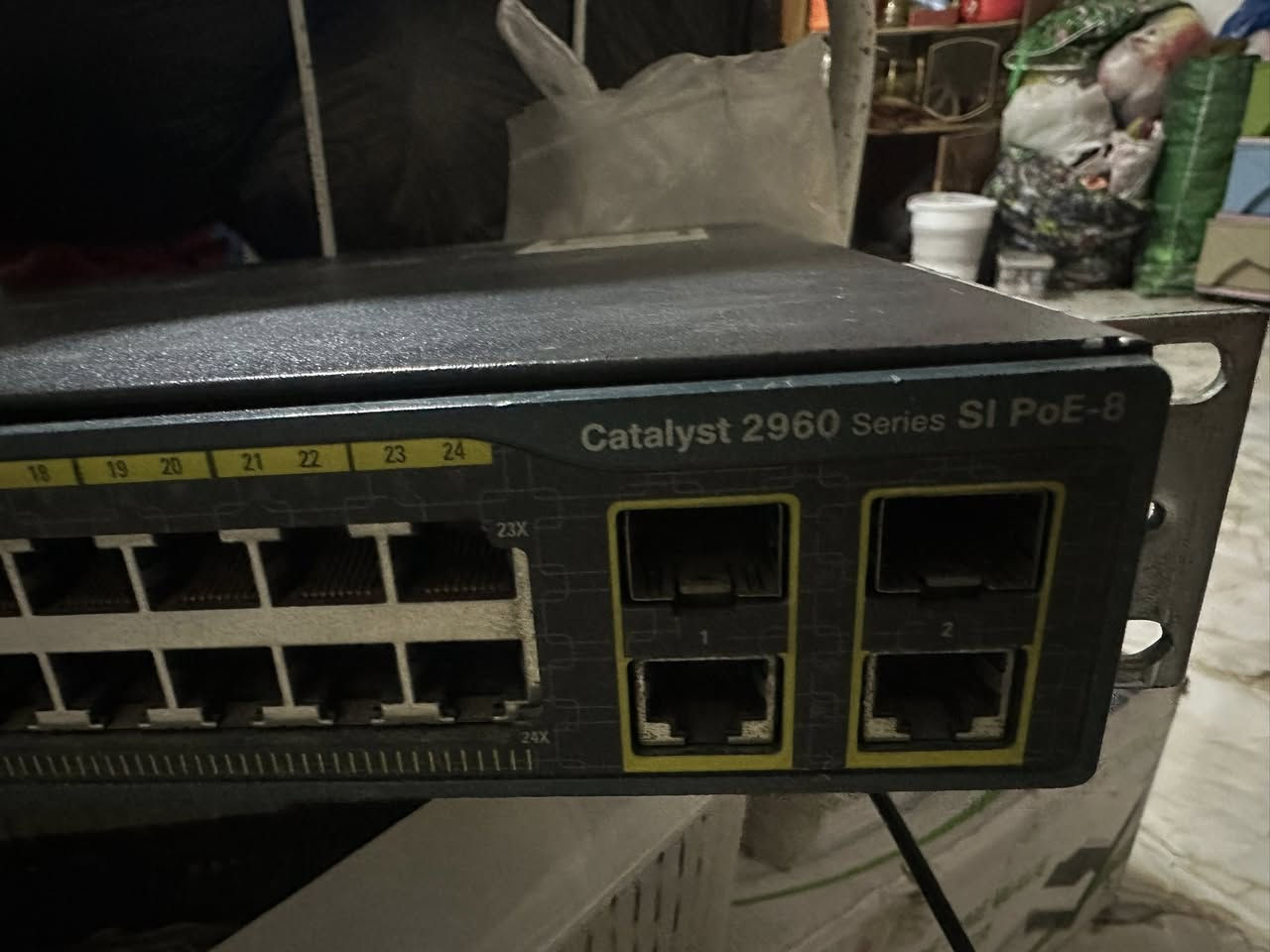 سسكو 2960si   ٢٤بورت من رقم ١ لرقم ٨ بور وداتا والباقي داتا متوفر توصيل ***********
