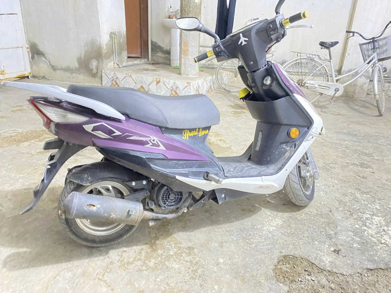 دراجه ليندي سرعة 120. محرك 125cc
ديالى بعقوبه متواجد واتساب أو ماسنجر ***********
