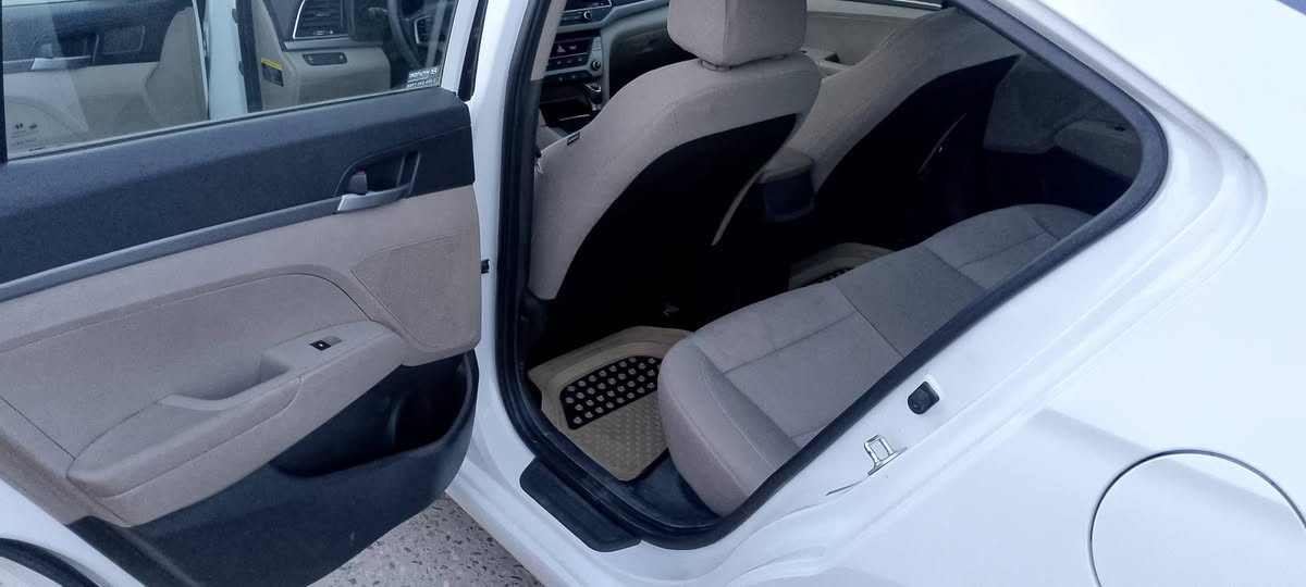 السلام عليكم
النترا موديل  2018 وارد امريكي گير محرك صدر تبريد تدفئة شرط لون ابيض صدفي رقم صلاح الدين  سنوية للـ2030 شرط التحويل السيارة  بيها باب السكن نص و الورا مبدل و شوية بالجاملغ الخلفي السونار مرفق ويا الصور سيارة جاهزة مابيها اي نقوصات السعر 125 وبيها مجال اخوان السوگ كلشي بي الشراي يتدلل  غير متواجد خاص
 للاستفسار اكثر
***********
***********
