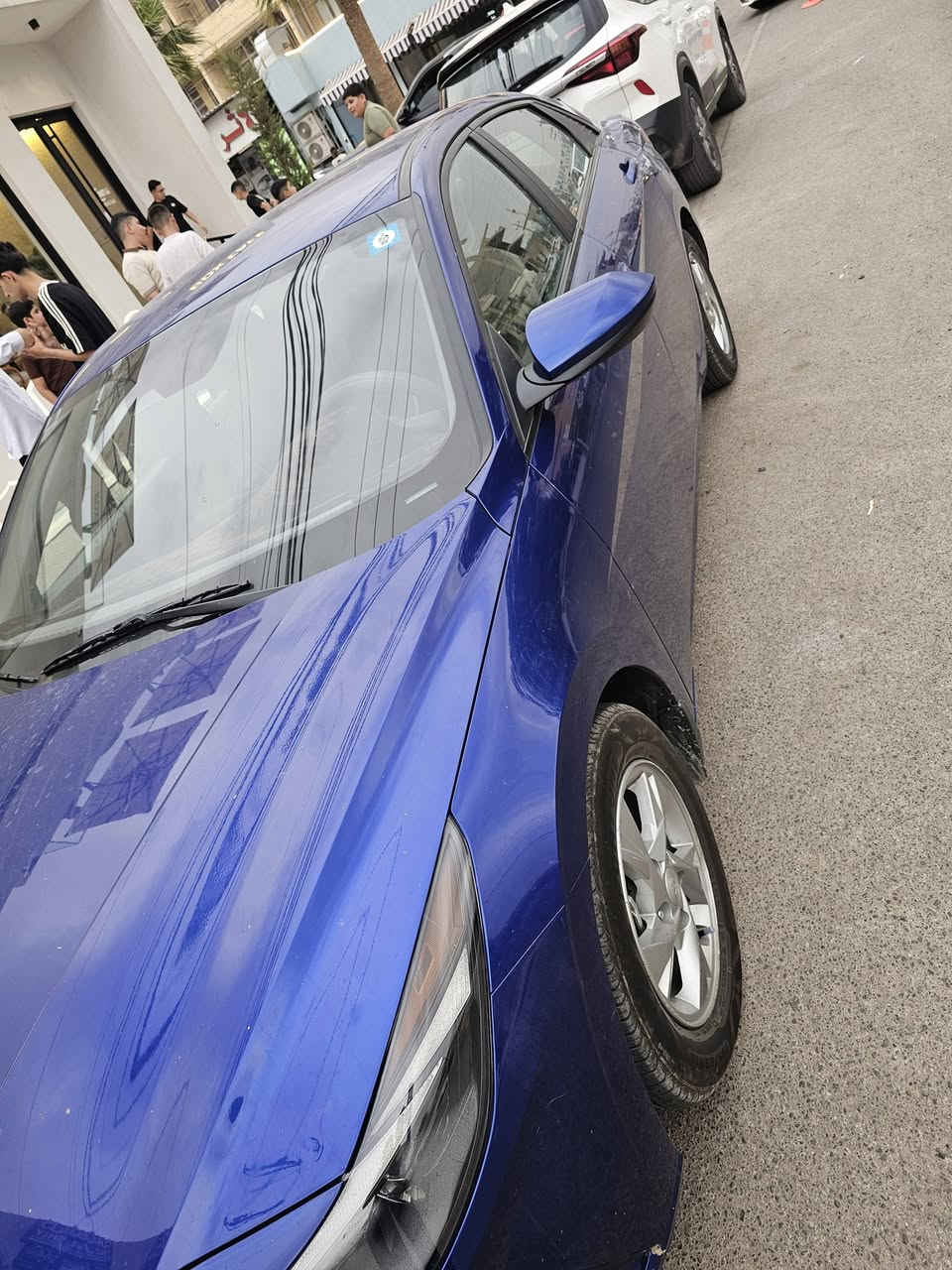 السلام عليكم 
إلنترا وارد أمريكي  كلين تايتل بدون صبغ ماعد الي بالصورة 
موديل 2023
مواصفات : 
رادرات امامي وخلفي وجانبي 
فول تحكم استيرن 
كاميرا خلفية 
توقف ذاتي 
ثلاث انواع قيادة سبورت ونورمال وسمارت 
شحن USB 
ماشية ٦٨ الف كيلو 
رقم بغداد تحويل ثاني يوم
السعر ١٥٣ ورقة وبيها مجال 
*********** واتساب
