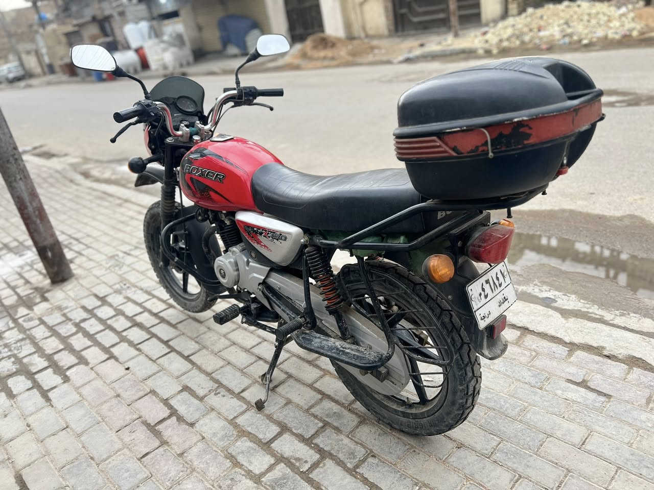 السلام عليكم دراجة بوكسر للبيع موديل 23 مكفولة كفالة عامة مرقمه تحويل ثاني يوم السعر مليونين وربع  ￼2250 وبيها مجال العنوان 
بغداد الدورة أبو دشير 
رقم الهاتف ***********￼￼
