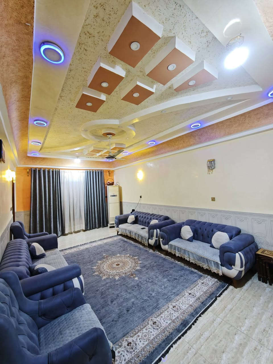 دار للبيع في منطقه نهاوند الثانيه
200 متر ( رقم وليس طابوو )
كونكريت طابق واحد بناء 2020
4×7 الأستقبال
المطبخ 5×4
الصاله 8×4.70
غرفتين 4×5
منـور عدد 2
للاستفسار *********** ☎️🤳
#عقارات 
#قطع_اراضي 
#عقار 
#بيع_و_شراء_عقارات 
#الشعب_الصيني_ماله_حل😂😂
