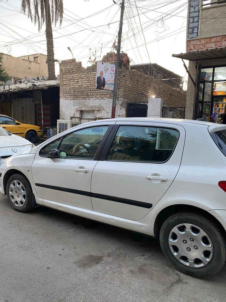 بيجو 2006.. رقم انكليزي جديد.. تبريد شغال
شاشة.. غرفتها جديدة ومرتبة .. سيارة نظيفة ما متعوبة مال عائلة..

السعر.. 55 وبيها مجال.. 

***********
