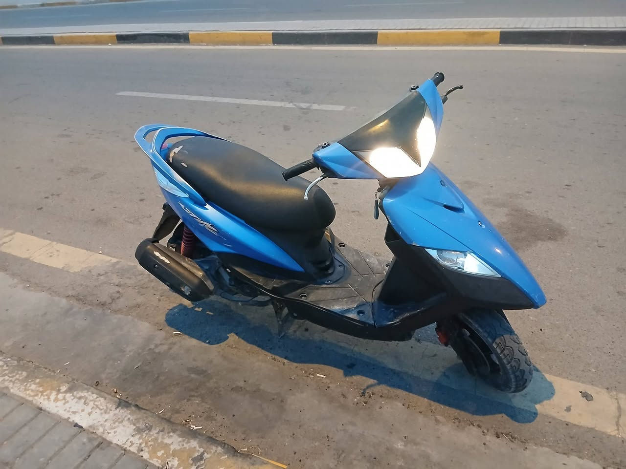 سلام عليكم دراجه ثعلب صالي شهرين من نزلته كفاله عامه ختم واحد بيه بس كلاج خلفي دسك ماته دراجه برغي ما مفتوح بيه كفاله عنواني بغداد الشعله رقمي *********** سعر ٦٥٠ وبيه مجال
