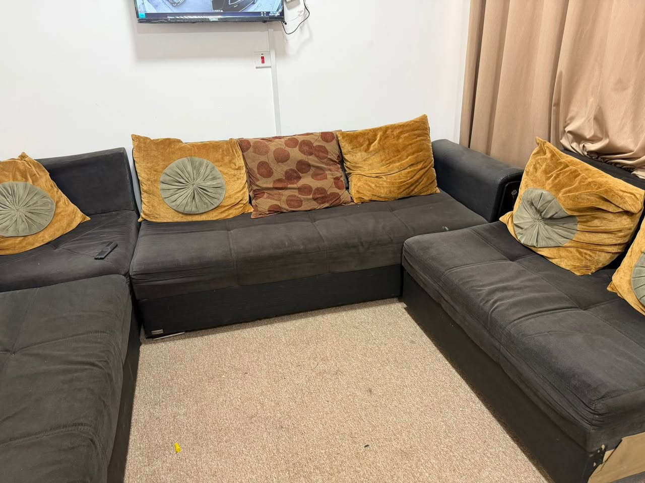 السلام عليكم
للبيع …للبيع
تخمين قنفات 
الاسود 350000
البيجي 400000
مبردات كبار 
نظاف كلش و شغالات 
سعر الوحده 850000 
للاتصال ‭0783 330 0077‬
