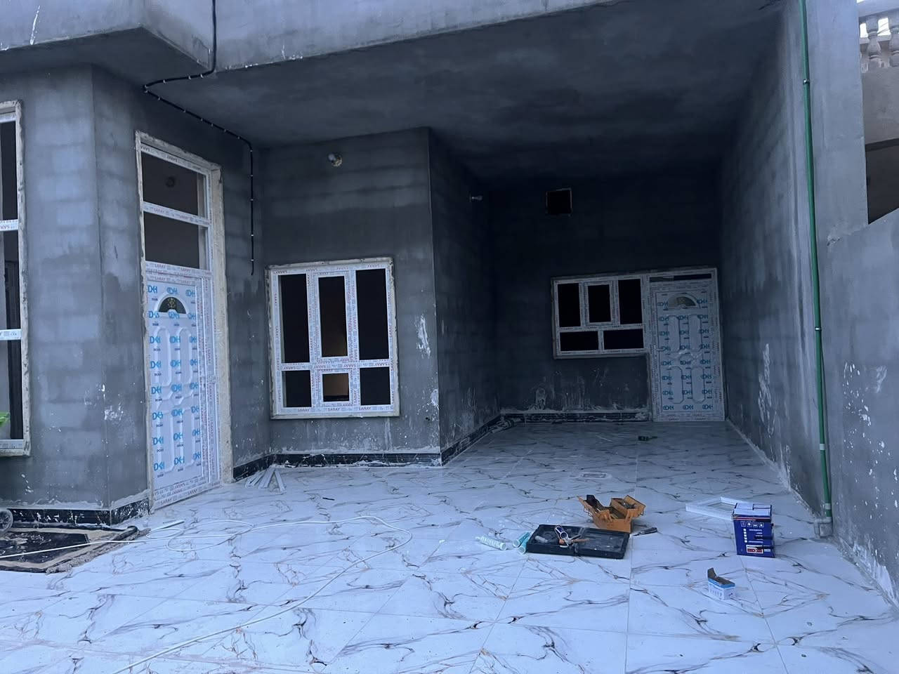 بيت للإيجار جاهز في البكاره غريب عل سايدين رقم المبايل ***********
