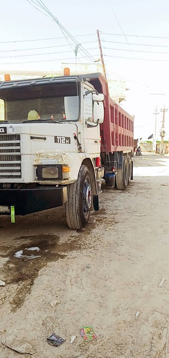 سلام عليكم سكانيه البيع موديل 86 مكينه 12 كير 5في5 مجموعه مان نص جيف شاصي مطول من  سنتر تيراته نص عمر سعر 130 بيه مجال***********
