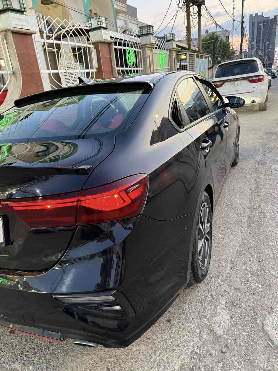 السلام عليكم كيا فورتي  2021رقم أربيل إنكليزي سنويه 2028 وكابون بيها للمراوس مع فورتي تكسي العنده يجي خاص ضررها جاملغ وبونيد بدون دواخل مكاني موصل يارمجه الشرقيه ***********
