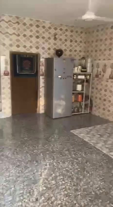 السلام عليكم 
بناء حديث طابوق سقف صب المساحة 140م
قرب جامع السلام 
***********
