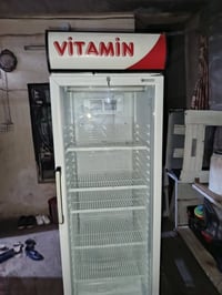 ثلاجة • للبيع