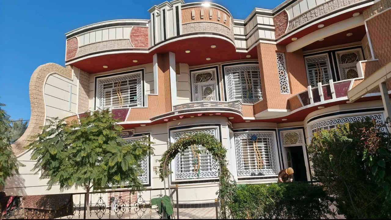 🏡✨ فيلا فاخرة للبيع بموقع استثنائي ✨🏡

📍 الموقع: على نيل سنتر، قرب الانضباطية 📐 المساحة: 1500 متر مربع

✅ موقع مميز وهادئ ✅ مساحة واسعة مناسبة للسكن الراقي أو الاستثمار ✅ إطلالة جميلة وموقع حيوي قريب من جميع الخدمات

📞 للاستفسار:***********/هاني سامي 

✨ نخدمكم بثقة وخبرة ✨
