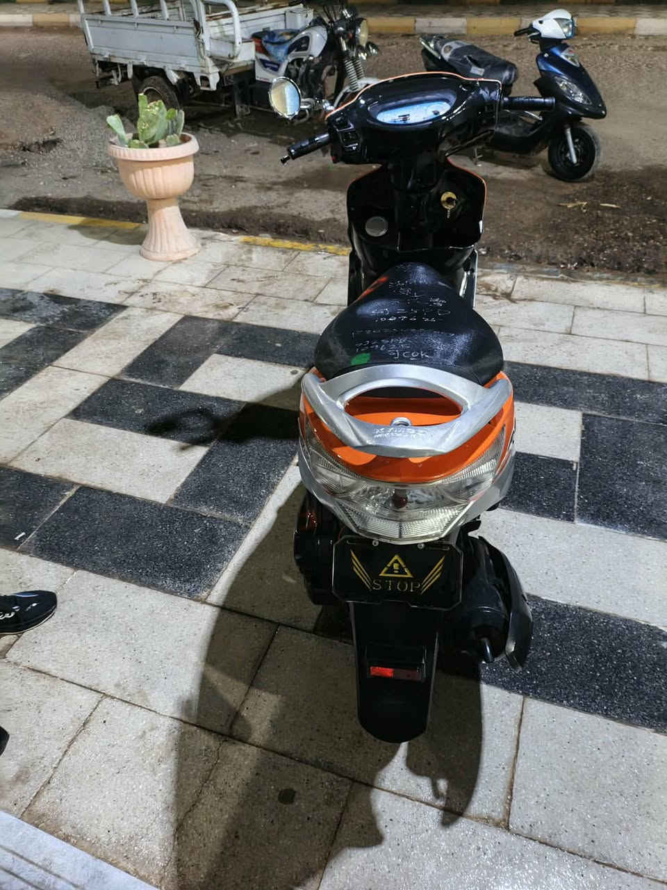 السلام عليكم ليدور دراجةv2 16 نظيفة ورمبة ومكفولة وشرط م كل برغي بيها مكفول العنوان رفاعي وشراي يدلل والستفسار ينتصل عله رقم  ***********
