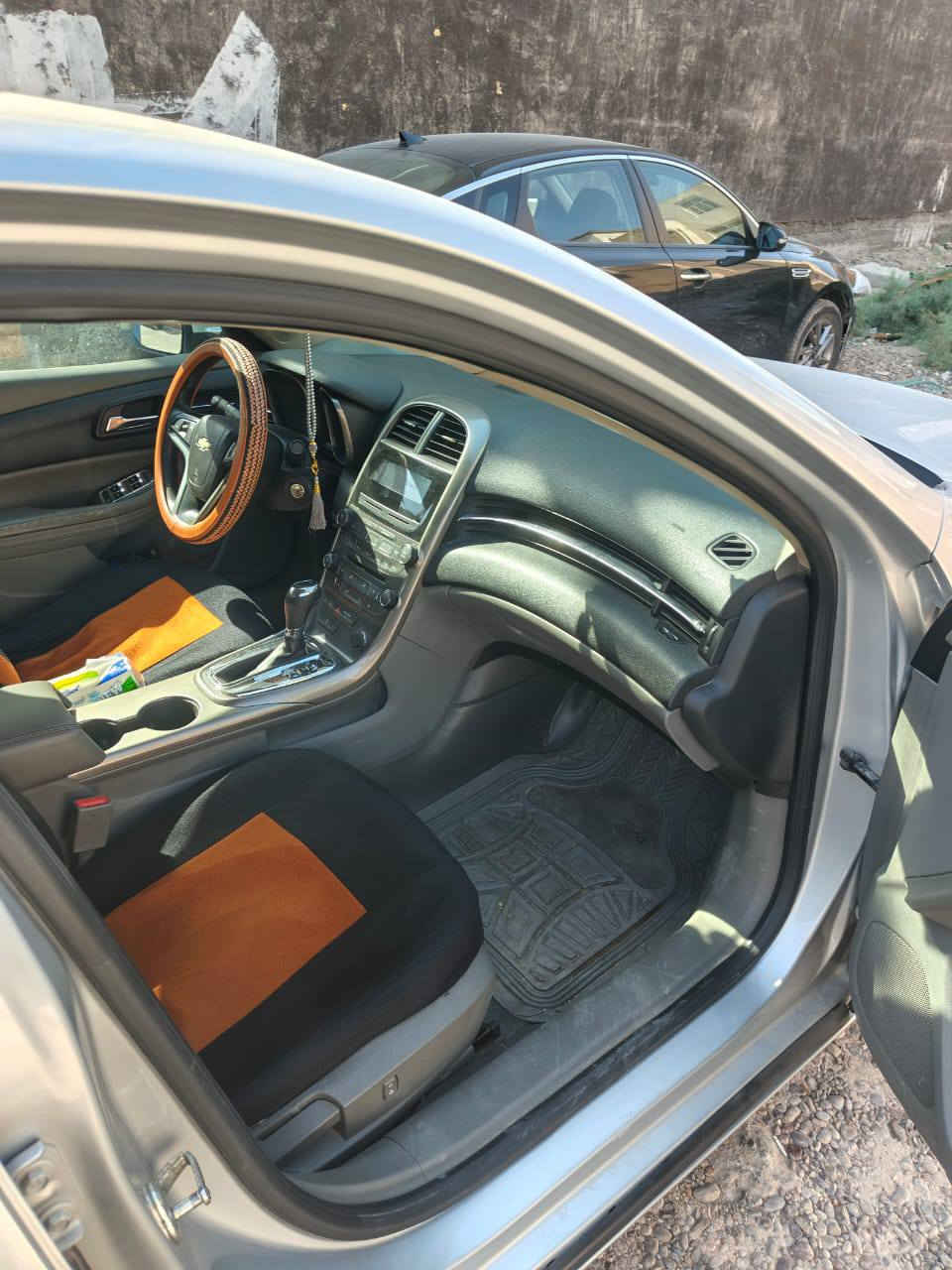 ماليبو 2013 الحادث كما موضح في الصور دعاميات فقط الباقي مكفول كير ومحرك وتبريد وتخم تاير الموصفات Lt السعر 108 ومجال بسيط للاتصال غير متواجد عالفيس ***********
