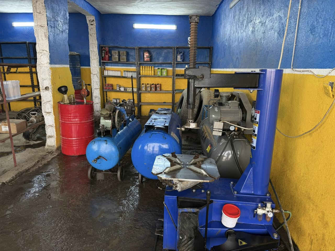 للبيع 3 بطل بنجرجي
2 مع تاروسة، 1 بدون تاروسة، مع خالعة
للاستفسار الاتصال على الرقم : ***********
