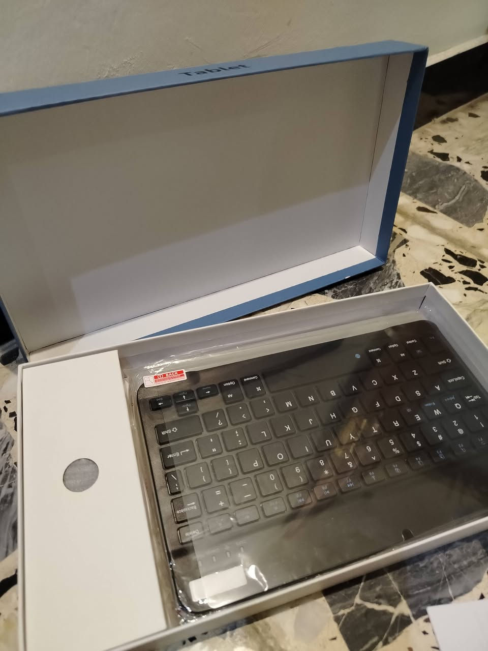 Teclast Android Tablet 
تابلت اندرويد ممتاز للدراسة والتعليم والتصفح والاعمال والالعاب 
شاشة 11 إنش بدقة 1920×1200 من نوع IPS
معدل تحديث 90Hz AdaptiveSync
معالج Unisoc T620 ثماني النواة
ذاكرة 6GB RAM + توسعة افتراضية حتى 10GB (إجمالي 16GB)
سعة تخزين داخلية 256GB
دعم بطاقة ذاكرة حتى 1TB
بطارية 8000mAh
كاميرا خلفية 13MP
كاميرا أمامية 8MP
نظام Android 14
دعم 4G LTE
شريحتين اتصال Dual SIM
Wi-Fi ثنائي النطاق 2.4GHz / 5GHz
Bluetooth 5.0

السعر 175 وبي مجال 
بغداد حي العامل شارع 30
***********
