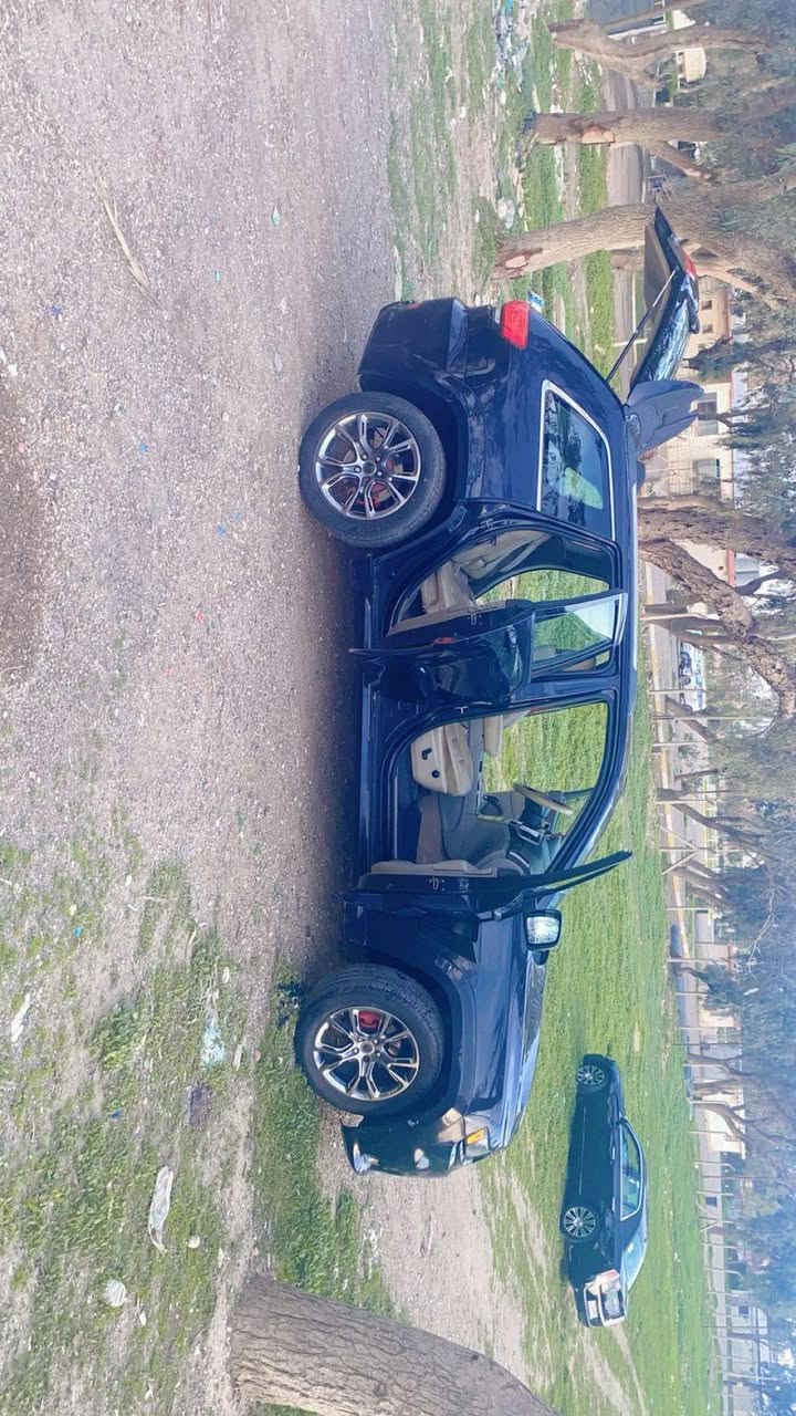 سلام عليكم جيب شيروكي موديل 11محدثه 18كامل سياره حالين بيه ضربه بسيطه بالصندوق ابيعه عل وضعه حالين السعر 130 وبيه مجال بسيط*********** بيه صبغ حزام
