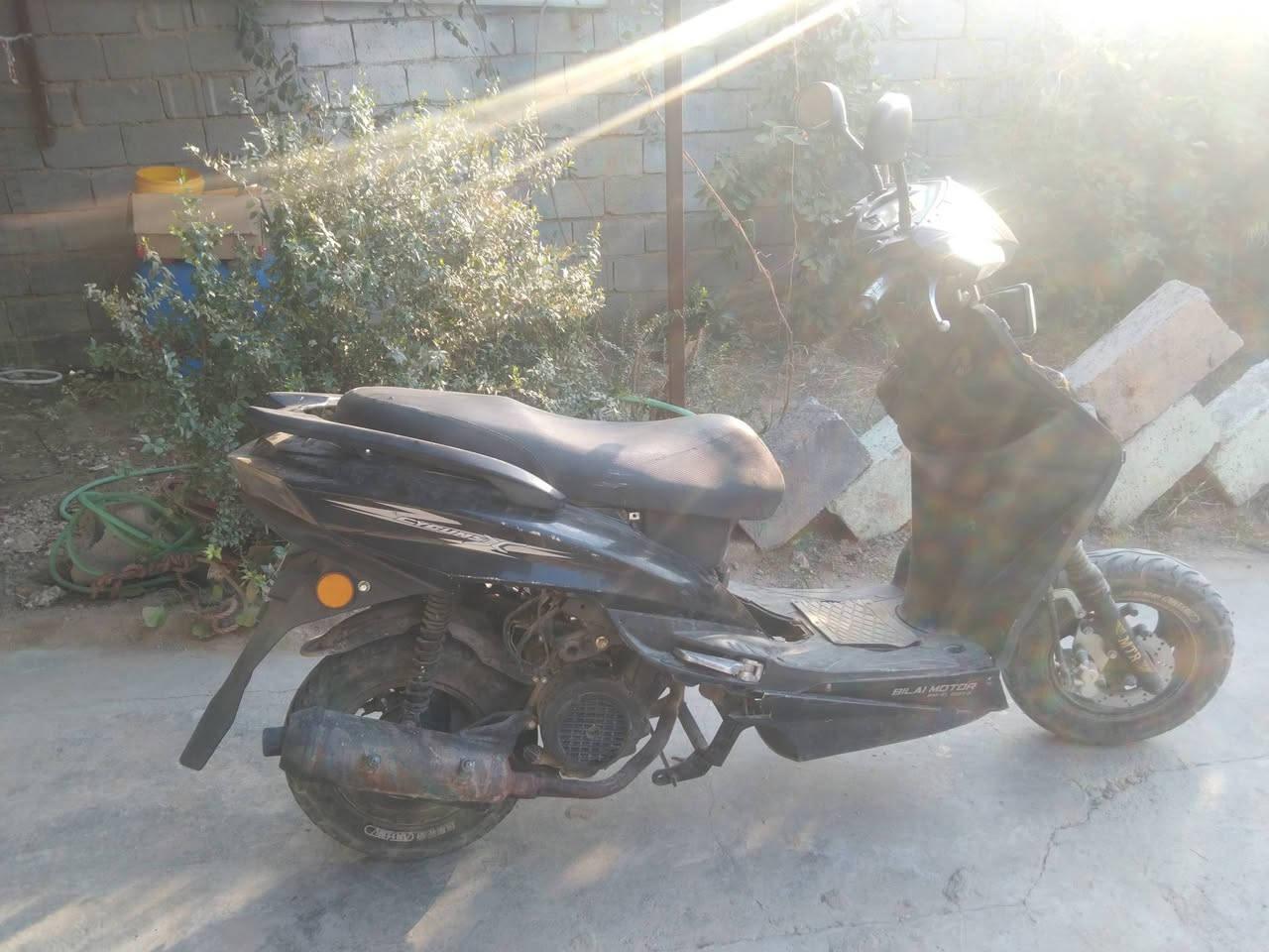 السلام عليكم دراجه سكنز موديل 23 ناقصها فقط كفر امامي  الكهربائيات مالته شغاله بس متشتغل سلف اله هندر 
السعر 200 وبيها مجال 
للاستفسار 
***********
