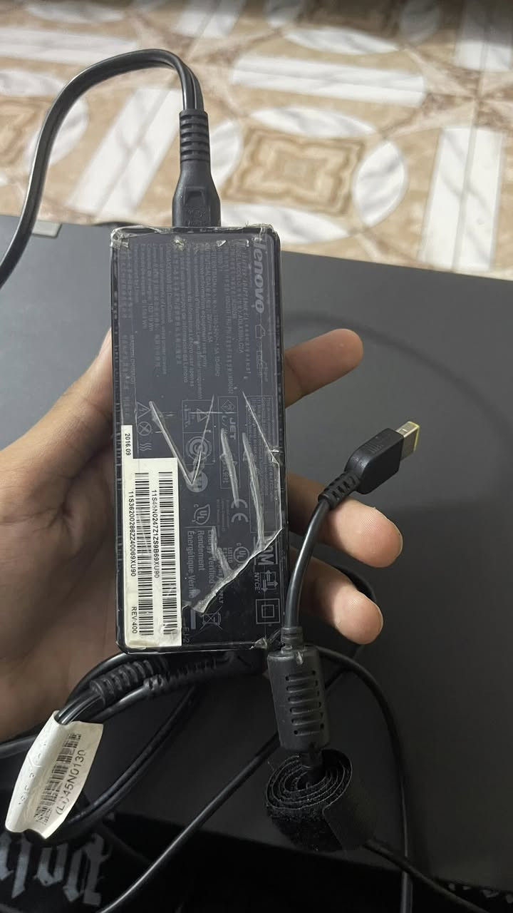 لابتوب لينوفو للبيع بدون هارد نضيف جدا
لابتوب لينوفو ثينك باد L540 مع كامل ملحقاتها من شاحنه ويجيك وياها هديه ماوس وجنطه لكن بدون هارد مواصفاتها
رام ٨ جيجا 
معالج cori5
شاشه ١٥.٦ انج
تشغلك جراند 5 على إعدادات اعتيادي normal 
السعر ٢٠٠ الف موجود ماسنجر وواتساب ***********
