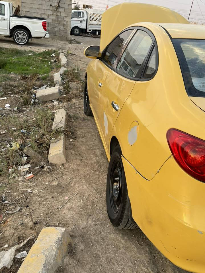 يالله السلام عليكم النتره خليجي 2009 مكينه و كير خير من الله حداديه وتبريد خير من الله السياره جاهزه كبل الشارع 
مكينه 1600 دكشن عالي 
تخم تاير دوشمه جاهزه 
من كلشي 
لاستفسار لاتصال ***********
السعر 85 وبيها مجال 
مكاني الكوت
