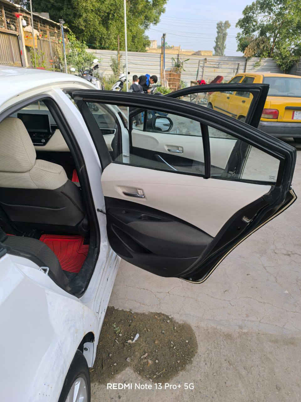 السلام عليكم تيوتا كورلا موديل 2024 شركه جيهان بيه 3 قطع صبغ والباقي مكفول معروفه موصفاته فتحه سقف داخل لونين مري شفط السعر علا الخاص او الاتصال *********** ابو محمد
