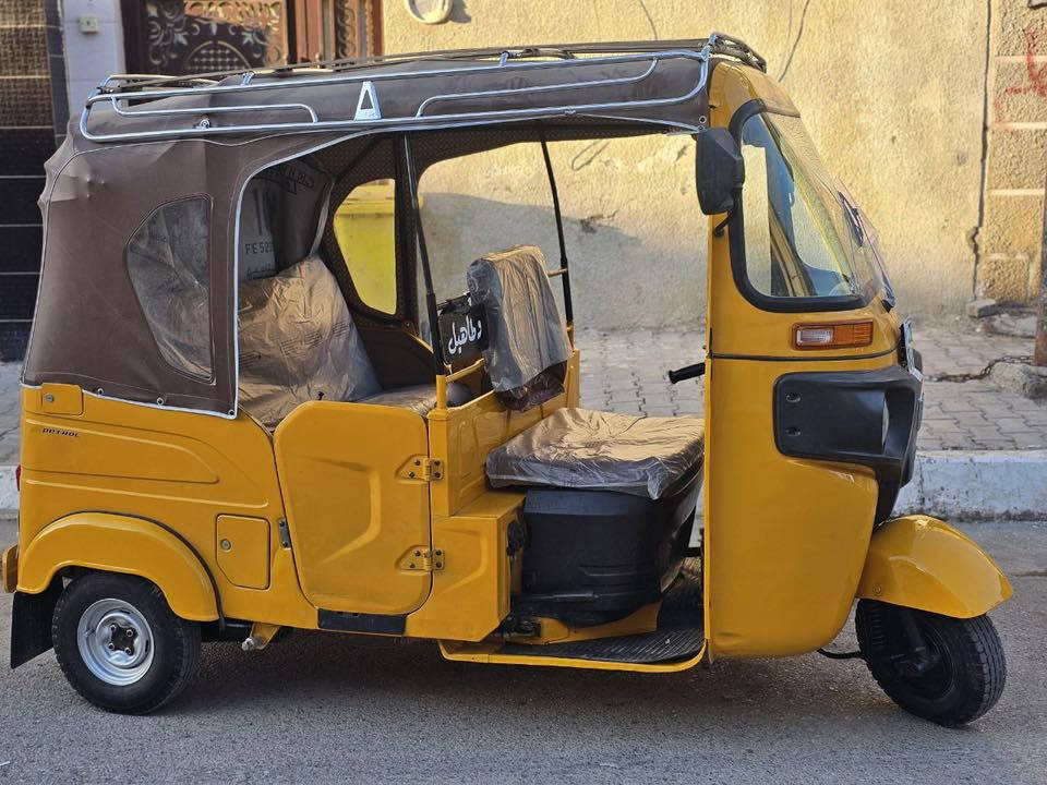 السلام عليكم تكتك 2022 للبيع رقم انكليزي تحويل ثاني يوم تكتك خير من الله برغي مابيها نقص تخم تاير جديد لايتات جدد دوس معمرات وبيها ضربه بسيطه يم البكلايت الخلفي السعر 8500 ثمن ملاين ونص وبيها مجال قليل رقم الهاتف ***********
