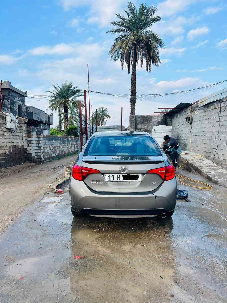 السلام عليكم 
كورلا 2018
وارد أمريكي محرك 1800 فئة SE كير محرك كفاله  تبريد ثلج كامل جديد تخم تاير 
بيها صبغ ثلاث قطع 
رقم بغداد دولي 
ماناقصها كلشي 
مكان السياره  بغداد  السعر 135وبيها مجال
تواصل *********** واتساب 
***********
