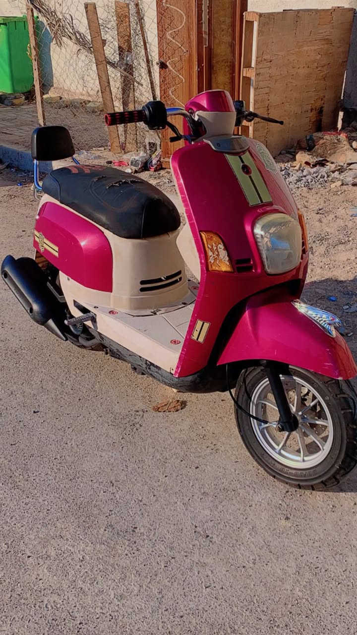 دراجه بوليس مكينه ناعمه شلعه و معدل نضيفه تخبل سعر ٦٠٠ وبيه مجال مكاني بصره الجبيله وتساب موجود ***********
