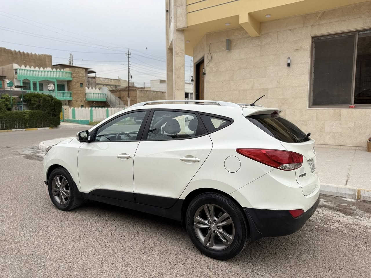 السلام عليكم
للبيع هونداي توسان 2013 رقم بغداد باسمي تحويل ثاني يوم خليجي ماشيه 6000 الاف km حقيقي شرط فحص ونايلون شركه بعده بيها كما موضح بالصور بعدها بوضع شركه جانت مخزونه 

دهن شركه بعده بيها كير مكينه صدر مكفولات السياره بيها صبغ شويه بالبنيد اثر شي بسيطه كما موضح بالصوره مئشر بالون الأخضر  مواصفات بانوراما اشاير بالمري تحكمات بالاستيرن سويج عدد 2 سبير شركه وكتلوكات شركه تخم تاير جديد 

 للاستفسار *********** علي السعر 147 وبيها مجال
