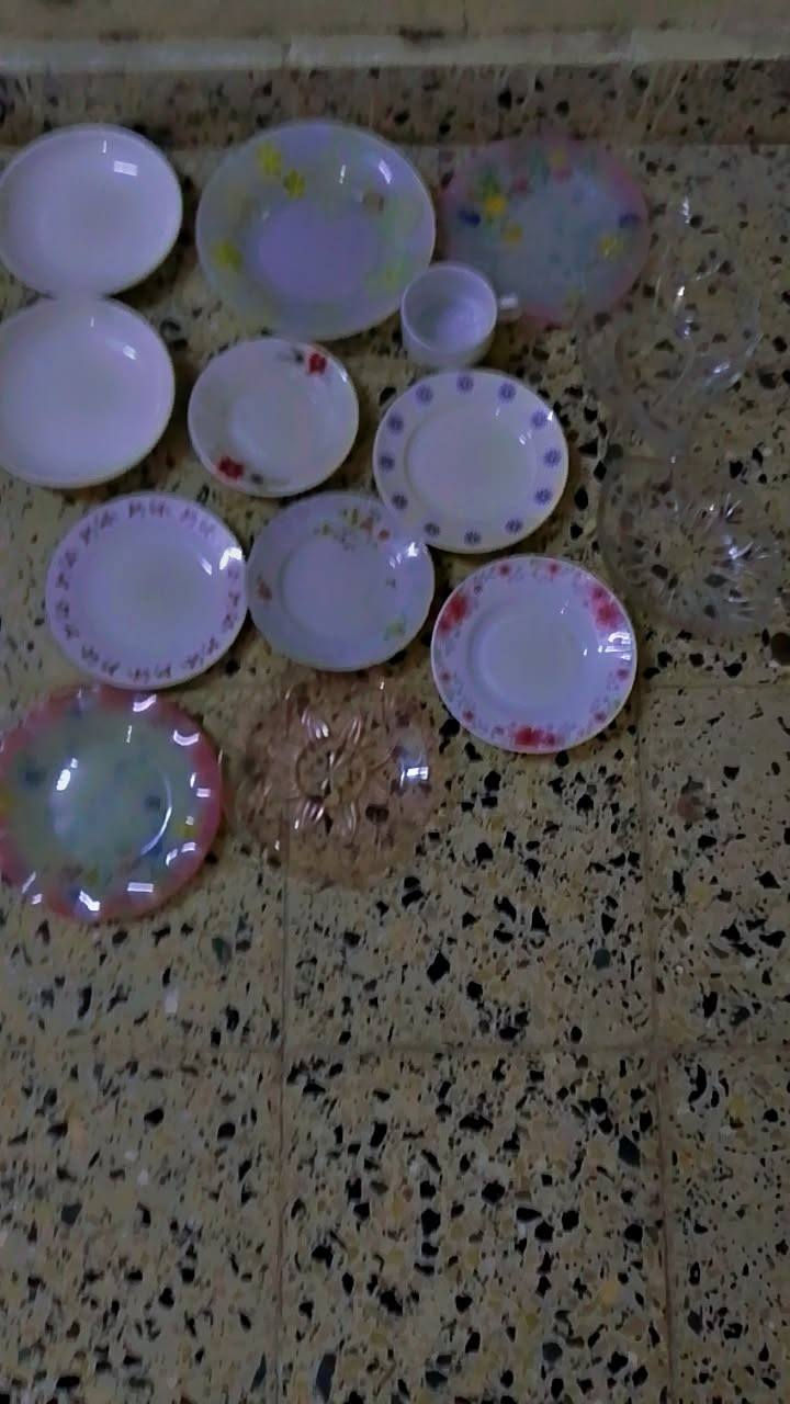 السلام عليكم عندي هذا الغراض للبيع بيع مستعجل انظاف كل عيب ما بيه سعرهن مناسب قفل كلهن20 شراي يتصل ***********
