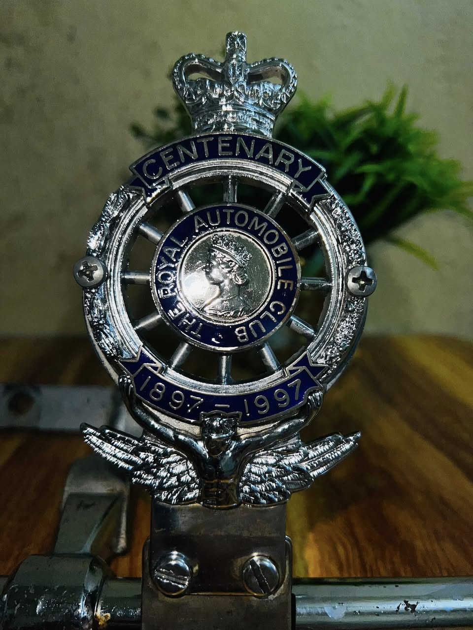 سلام عليكم 
باجات ملك وملكه جدد 
الشراي يتصل ***********
