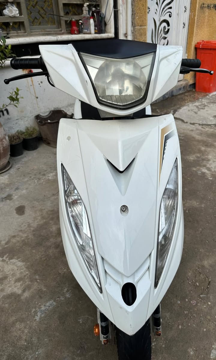 GTR
ثعلب موديل١٤ شاشه ٣الوان بكلايت لد احمر

مكفوله كفاله عامه وختم واحد 🌹+صدر انامي رياضي

ضمانك سنه بالدراجه اذا مكينه مفتوحه لو كفر تجاري ترجع).

تاخذه من باب البيت وراق كامله بسمك 

***********بغداد الحريه
