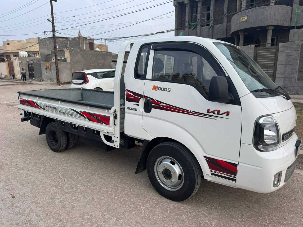 السلام عليكم
سياره فحل مفتوح 4000
موديل 2025 مكفول كفاله عامه من كلشي
سياره ماشيه 50الف 
رقم بابل
السعر 213 للسفسار الاتصال ***********
