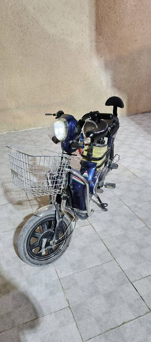 السلام عليكم بايسكل شحن حجم 16 استيراد خاص
بايسكل شحن تايجر 
سعة المحرك 800W
السرعة 99 و الحقيقي 90
5بطاريات نوع ونلي 
نمرات عدد 4
السعر 300 وبي مجال 
رقم الهاتف ‏‪***********‬‏ 
كربلاء حي شهداء سيف سعد
