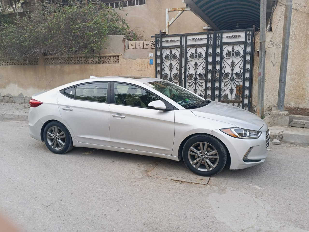 {اريد مراوس بنيسان صني }
السلام عليكم 
هونداي النترا 2018 امريكي فول مواصفات للأخير 
مكينه 2000 دوش  مكفول 
كير ATM مكفول 
ضرر باب خلف راكب وداير مال جاملغ يعني قطعتين وصوره حادث مرفقه  مع منشور وشخوط موضحه بالصور  
تبريد ثلج 
حداديه كامله جديده 
دواخل زيرو 
مواصفات فتحه بصمه شاشه كبيره  نقاط عمياء تدقئه كشنات تبريد بيانو بصمه بيبان وصندوك وترحيب فول لاخير
سياره جديده ومال جناي اي نقص مابيه 
رقم بصره تحويل ثاني يوم 
مكاني بصره / ياسين خريبط 

رقمي واتساب فقط ***********
رقمي رصيد فقط ***********
