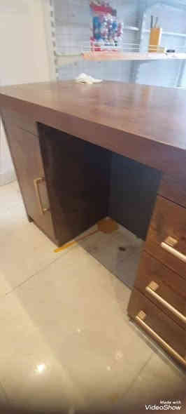 مستعمل قليل جدأ اخو الجديد العارضات والكاشير
اتصال فقط *********** 
مكلف بالنشر فقط
