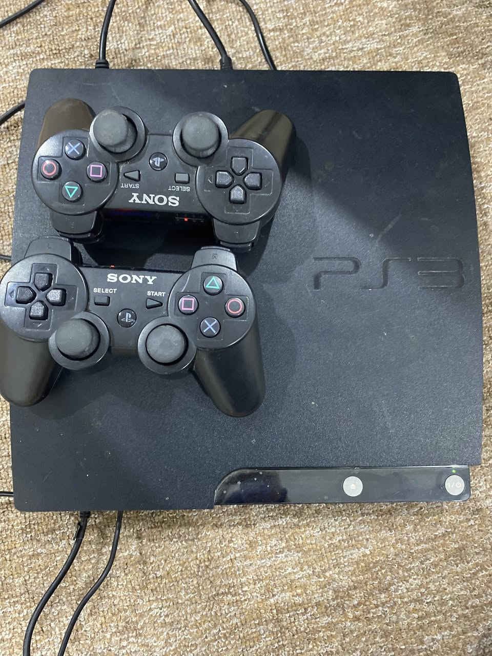 🎮🔥 للبيع بلاي ستيشن 3 (PS3) 🔥🎮
✅ شغال كامل وما بيه أي عطل
✅ يحتوي على 5 يدات تحكم بيه خلال يدات تشكل 
✅ بيه لعبة بيس 21 (PES 2021) ⚽
🔹 مكان موصل الجانب الأيمن.

📞 رقم الهاتف: ***********
📍 السعر: يُذكر عند التواصل
