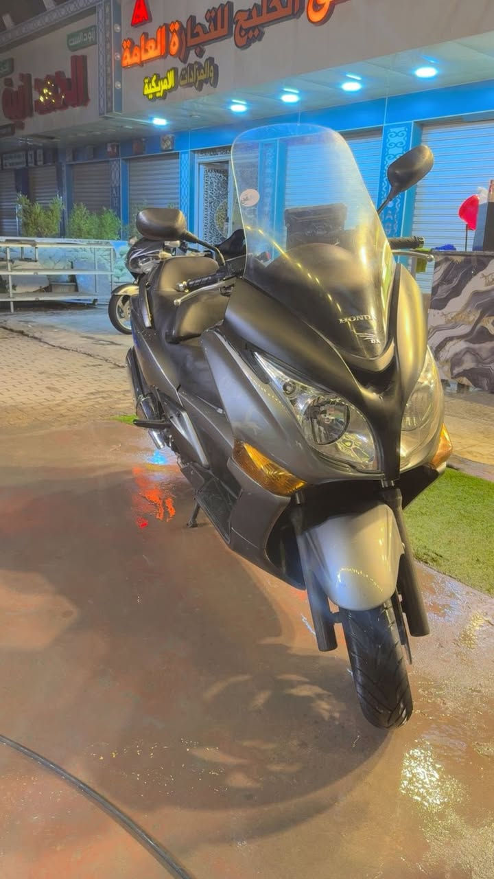 سلام عليكم ورحمة الله وبركاته شباب دراجه سلفر ونج جي تي 600cc  الدراجه مال حاويه  خير من الله اوفر مود الدراجه حلوه ماشالله مابيها اي نقص مابيها شغل وتطلع وين متريد مكينه مكفوله الهاتف:*********** خابرني وتدلل ماقصر وياك نشالله اسف عل اطاله ❤️
