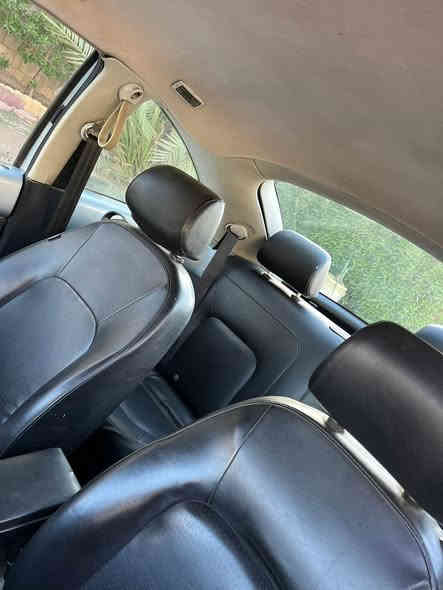 السلام عليكم للبيع  فولكس فاجن بيتل 2010 وارد امريكي حادث جانبي  رقم بغداد. مشروع وطني باسمي السياره جاهزه وكامله  مكينه 5 سلندر 2.5 للبيع سعرها 72 ورقه وبيها مجال حك الجيه مكان السياره بغداد بسماية للاسفسار ***********
