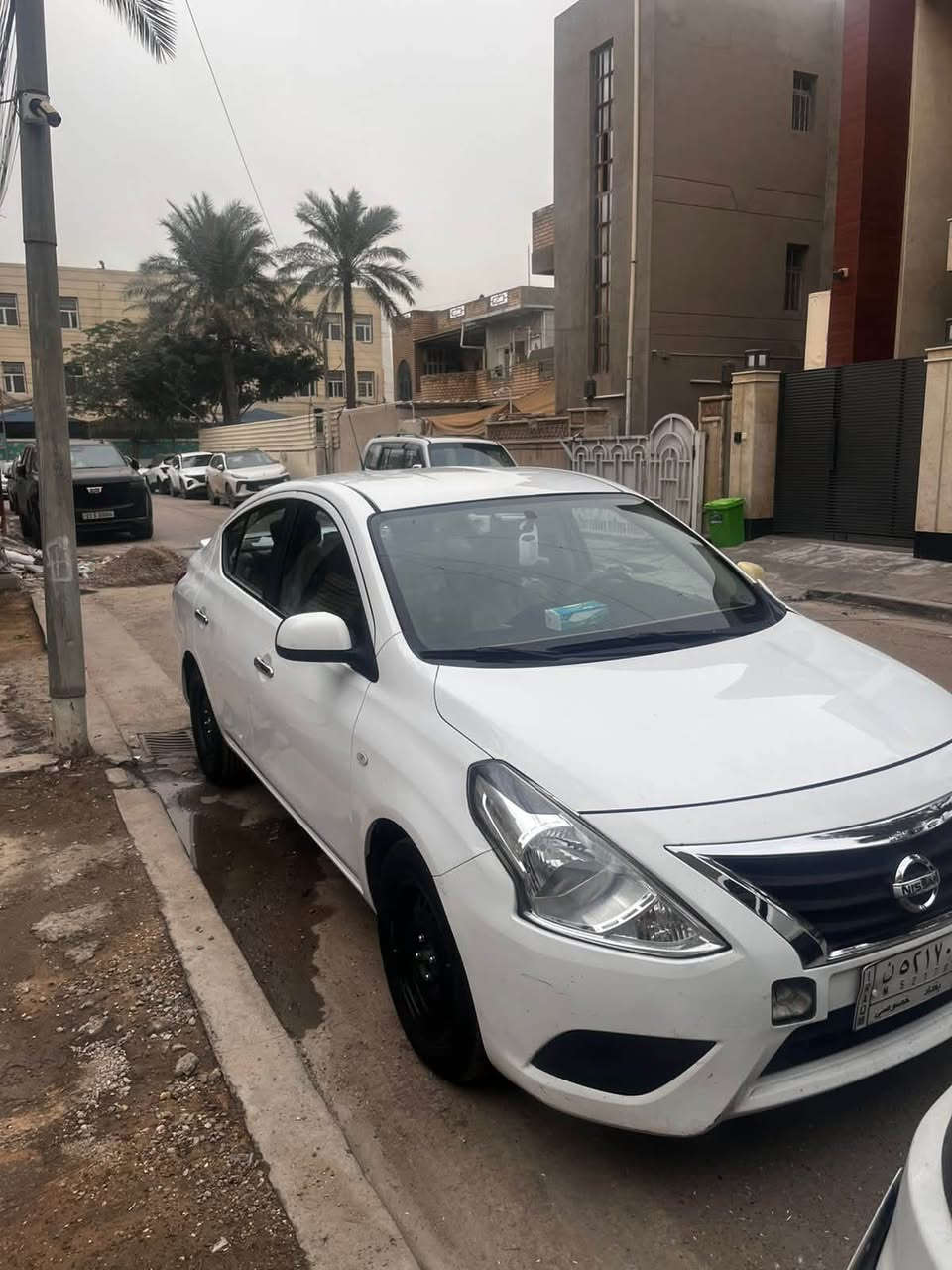 نيسان سني موديل ٢٠٢١ رقم بغداد 

بيها صبغ جوه القبق مال بانزين والجاملغ الامامي موضح بالصوره بيه طخه خفيفه السياره تخم تاير جديد تبريد ثلج 

السعر ١٠٠$ شده التواصل واتساب *********** 

مكاني بغداد الامين 

اذا اكو بي واي دي مرواس وانطي فرق عادي
