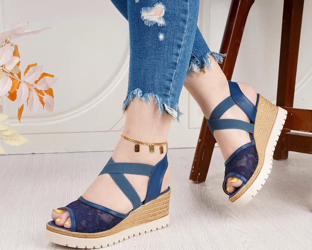تم تكرار الموديل حسب طلب الزبائن
فلوريتان الاكثر راحة طبي كوالتي عالي
Size  3637 38 39 40 41
للحجز مراسله الصفحة او الوتساب *********** 
يوجد خدمة توصيل لجميع المحافظات

