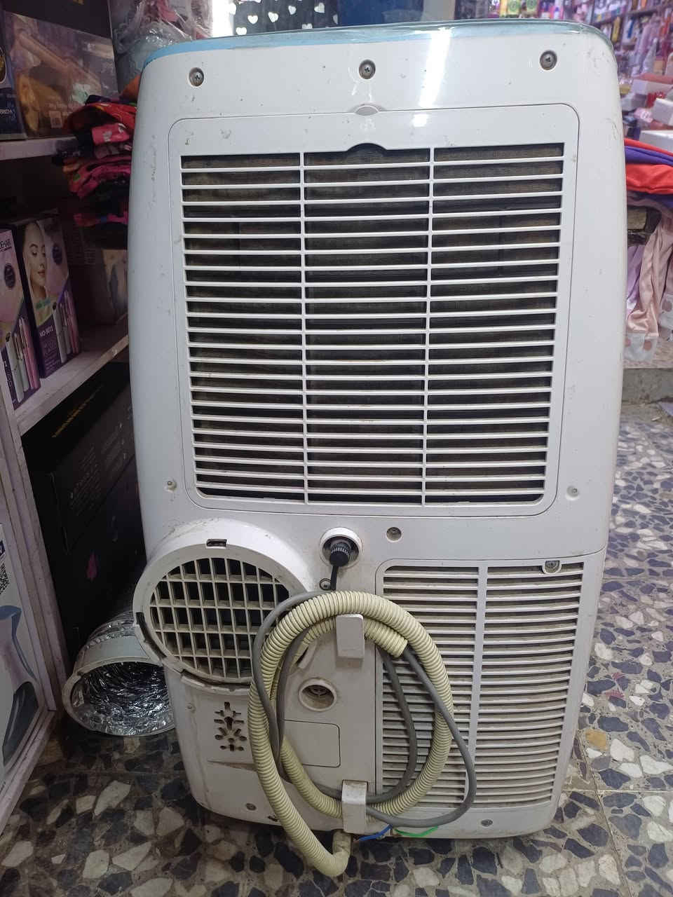 سبلت للبيع نظيف جدد تبريد مالته الثلج


**إذا كنت صاحب هذا الإعلان وتريد حذفه لأي سبب، رجاءا أرسل رسالة إلى الدعم الفني**