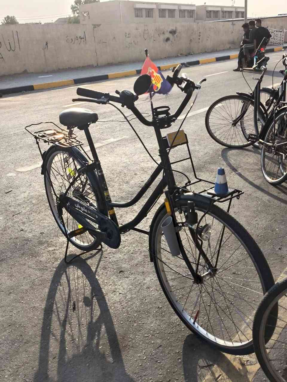 سلام عليكم شباب بايسكل حجم 26 فولل كلش نضيف ما عوزه اي شي سعر 140 مكاني كوت داموك شارع عماره كاضم عبيد الاتصال ***********
