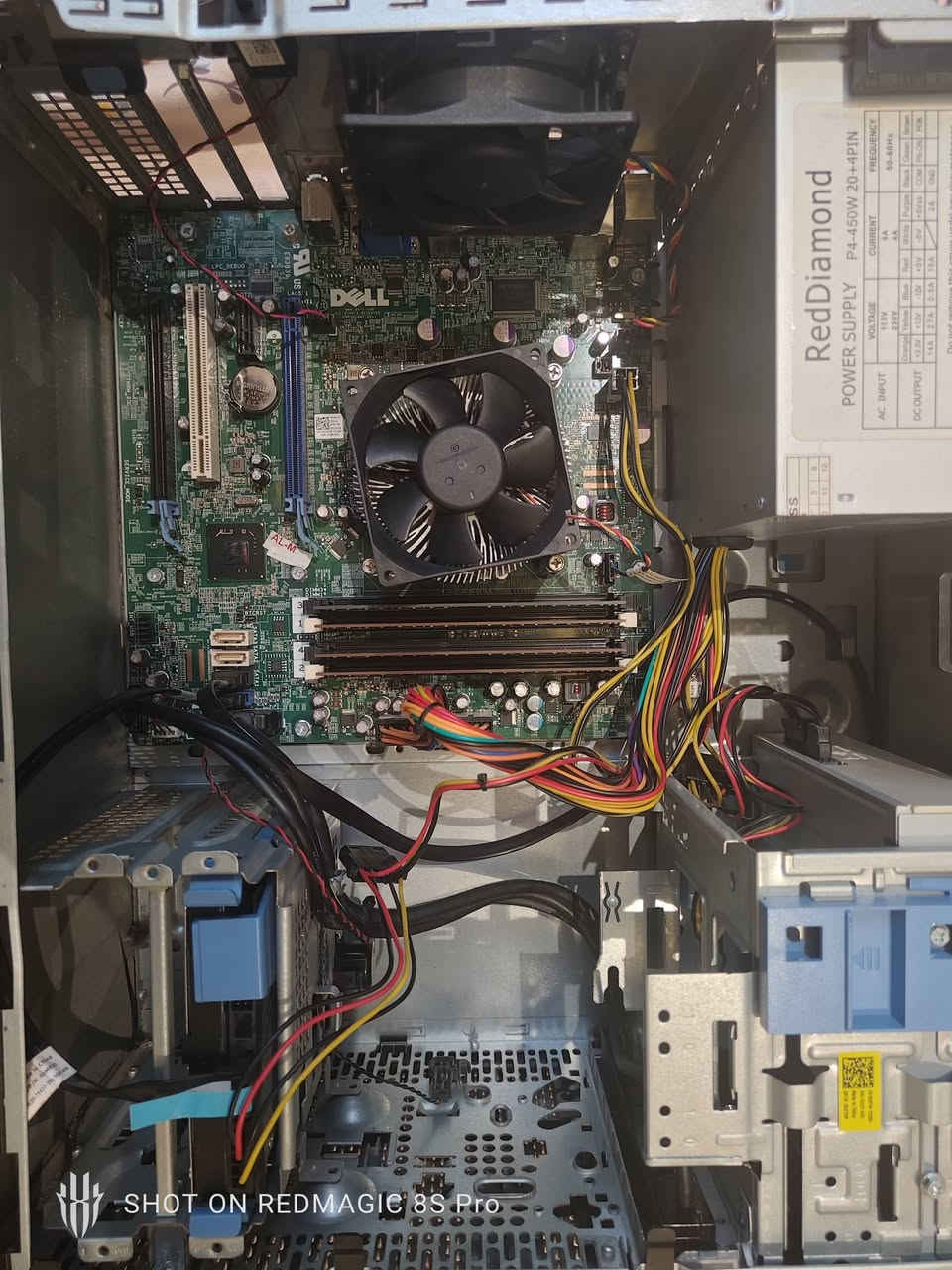 كيس حاسبة سستم للبيع بدون كرت شاشة
الموصفات: 
i5-4590
ram:8g ddr3
power supply: 275w
hard: hhd500G
شباب الكيس نضيف كلش وابيع شرط الشغل والفحص اللاستفسار راسلني خاص او راسلني واتساب: ***********
السعر:115الف وبي مجال بسيط
مكاني بغداد السيدية
