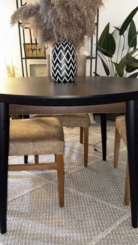 ميز طعام • خشب تركي • حي العدل