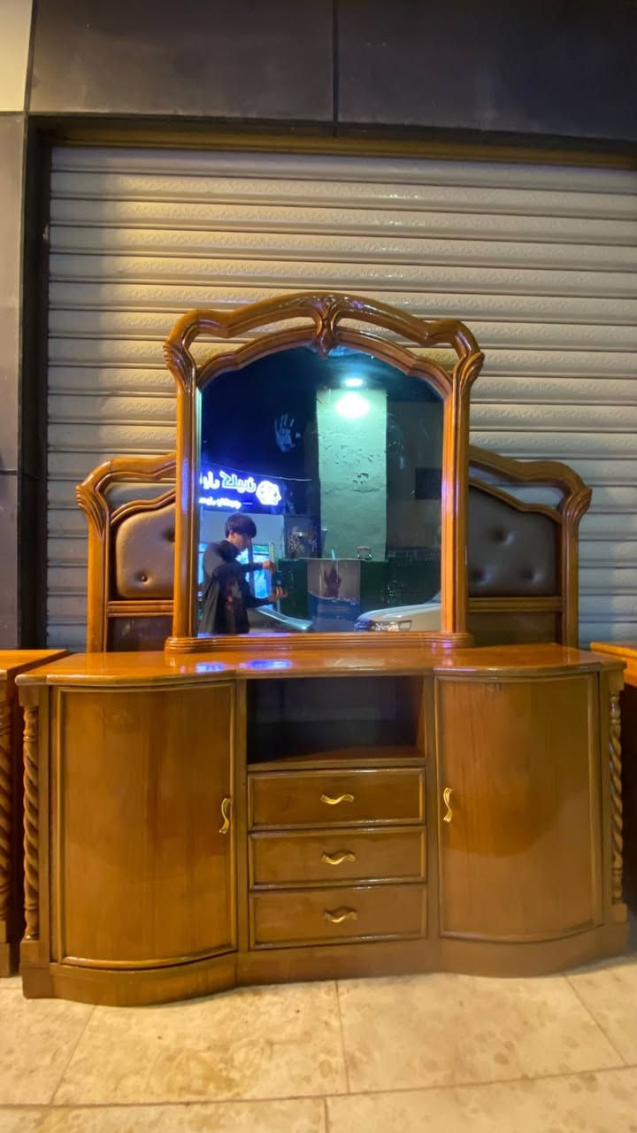 غرفه 6 باب ملحق صاج داخل وخارج ضهر جرجوبه شغل درجه اولى مستعمل موديل دنك زان الوي مستعمل نقش زان مصرى بغداد الأمين الثانية ***********
