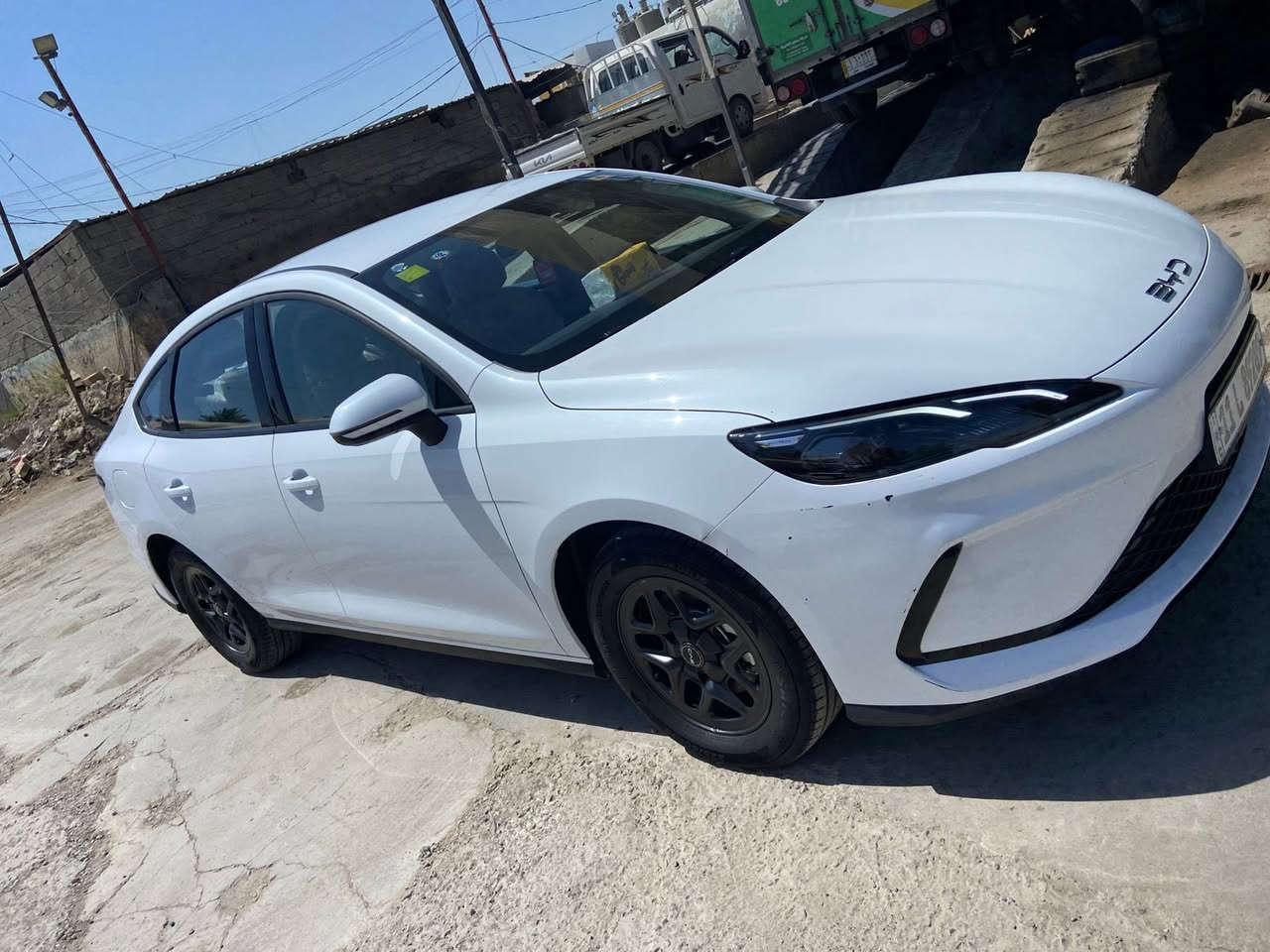 ‎السلام عليكم اخوان
‎للبيع BYD SEAL 5 

‎موديل 25

عداد المسافه كلي 10000     HEV يعني محرك4000 فقط مكان بغداد‎
السيارة عليها رقم حلو.      89289 ✨✨✨✨✨

‎السياره رقمها بغداد والسنويه بأسمي 

‎ملاحظه شاحنه اصليه شحن سريع وبطيء وكارت + فوم 

‎مواصفاتها معروفه 

‎محرك  1500 هجين ثلاث انظمه

‎شحن ذاتي + هايبرد + شحن خارجي

‎يمشي بالتفويله 2000 كيلو مع الشحن المنزلي 2100 

‎ مقاعد جلد ابيض

‎ شاشه وسطيه كبيره + كامره خلفيه دواره

‎دركه D جلد 

‎  بكلايت لِد 

‎بصمه + كارت

‎ هاند بريك بصمه اوتو هولد

‎ كيجات شاشه

‎ لايت لِد لايت اوتو + لِد صباحي

‎تبريد قطعتين

‎ ويل كب حجم 16
بيه طخه خفيفه بقبق الجنطه وبركن الدعاميه موضحات بلصور غير هذه الشي مكفول 
السعر19 مليون او ١٠٠

الشراي يتصل 

***********
 ***********
بي وات ساب
ملاحضه اني مكلف بلنشر رقم صاحب السياره بلمنشور Ali Mohammed
