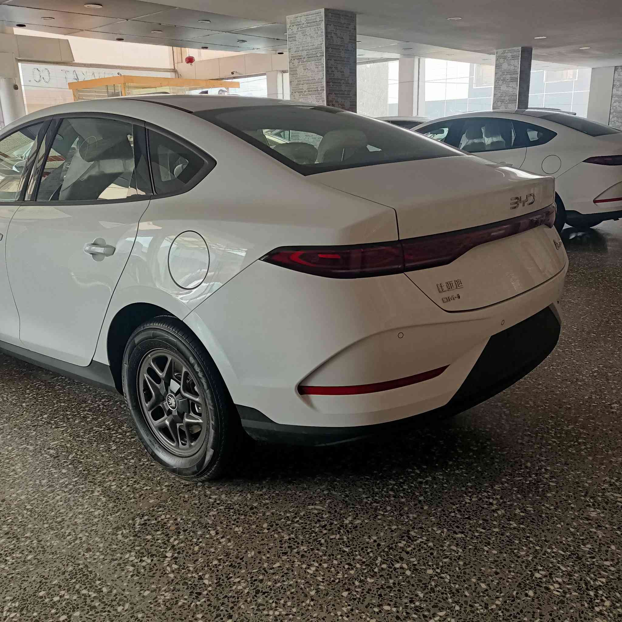 السلام عليكم ورحمه الله 
بي واي دي،،،بلس 2025
, فول مواصفات لكن بدون فتحه سقف 
مواصفات السياره معروفه 
شاشات ديجيت 
رادار امامي رادار جانبي 
توقف الذاتي 
داخل بيج مخملي 
تحكمات ستير 
وباقي المواصفات معروفه عن البي واي 
🍂🍂🍂🍂🍂🍂
ملاحظه 
تجهيز السياره بنظام التقسيط للموظفين من الموصل مقدمه 65 اووو 70 وبالشهر 300 دولار والباقي حسب الاتفاق 
تسديد يدوي تسليم فوري بدون كفيل بدون حجز ماستر كارد بدون تعامل بالبنك 
الاستفسار اتصال هاتفي مباشر 
***********
***********
خابر وتؤمر📱
