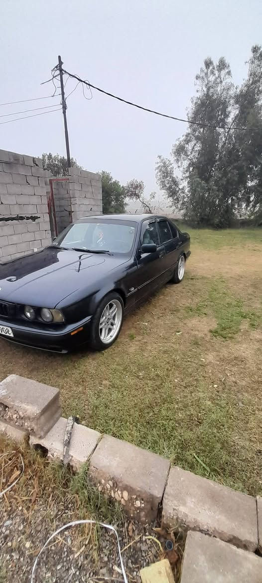 للبيع ٥٢٥ اصل بليته وسنويه محرك كير جدد اوتماتيك سياره بسمي نافذه ٣١ هزه جديده تريد تحويل تريد وكاله مكاني واسط صويره السعر ٦٠ وبيه مجال الستفسار ***********
