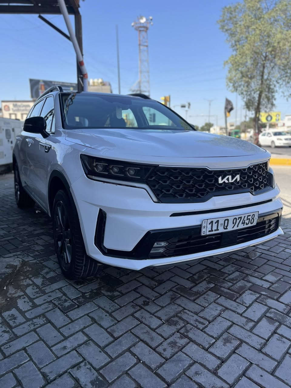 سلام عليكم 
سورنتو موديل 2023 وارد امريكي 
السياره حادثه فقط بنيد ورجع نفسه بدون اي قطعه تبديل ايرباك دركه ودشبول السياره بدون دواخل مواصفات السياره فول للخير بنوراما بصمه اشاير بل مري لايت لد بلادي مكينه 2500 تيربو كشنات جلد وكهرباء شاحن واير ليس سبعه راكب منفصل تبريد قطعتين تشغيل عن بعد رادار امامي رادار خلفي رادار جانبي كامره خلفيه 360 درجه بيه بارد اقل الشبر بل جاملغ الخلفي تخم تاير جديد مكينه وكير وحداديه عل وضع الشركة 
السيارا رقم بغداد بسمي تحويل مباشر السياره حلوه وجاهزه 
السعر 230 وبيه مجال 
الهاتف *********** 
العنوان بغداد
