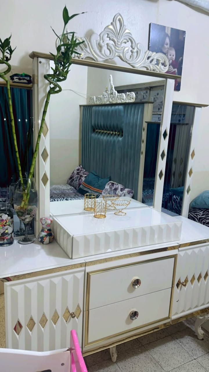 الغرفة نزلت من سعرهه ٢٥٠ صارت مليون وربع
ماخذيه ٢٨ ورقه وبل معرض ٣٠ ورقه 
مع سديه ول ستور جدد  نزلت من سعره ماخذته ٣٠٠$ سعر قفل ١٥٠ شراي يتصل فقط عل رقم 
شراي فقط يتصل *********** بدون اي عملة فقط شراي 
موقع بغداد جديده
